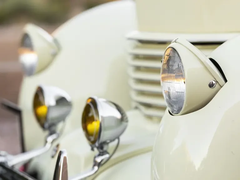 1937 Cord 810 & 812 - Image 31 of 31