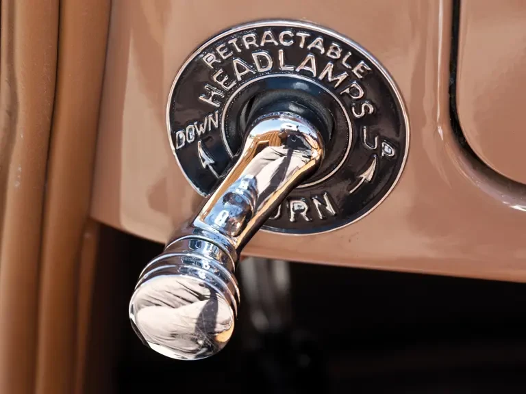 1937 Cord 810 & 812 - Image 14 of 23