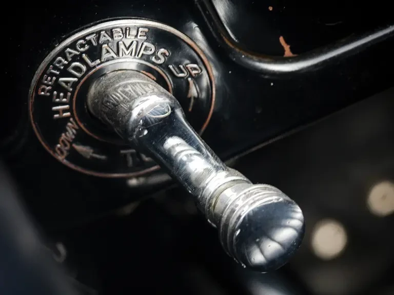 1937 Cord 810 & 812 - Image 10 of 17