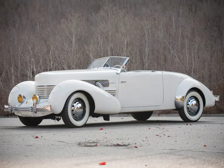 1937 Cord 810 & 812 - Image 16 of 17