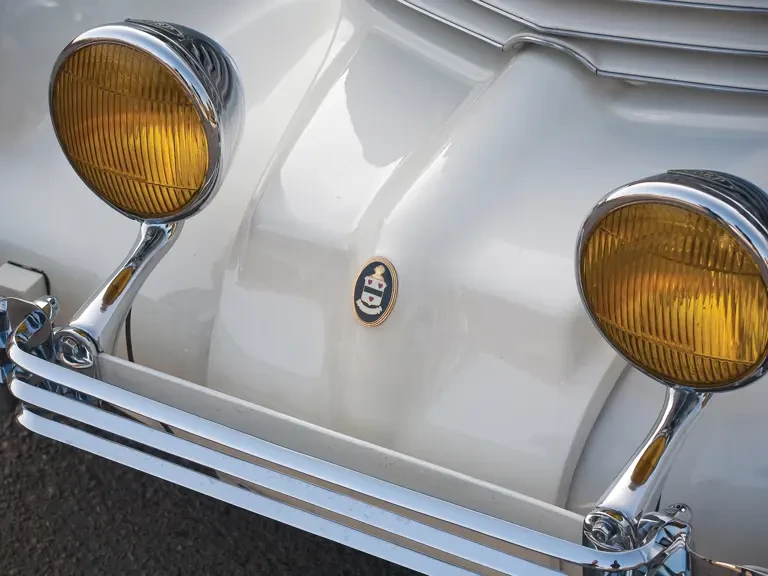 1937 Cord 810 & 812 - Image 9 of 17