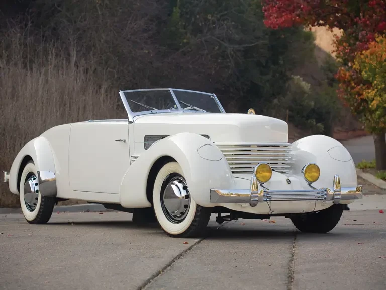 1937 Cord 810 & 812 - Image 2 of 17