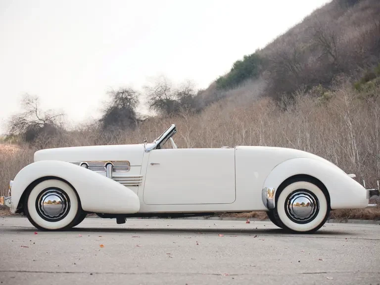 1937 Cord 810 & 812 - Image 6 of 17
