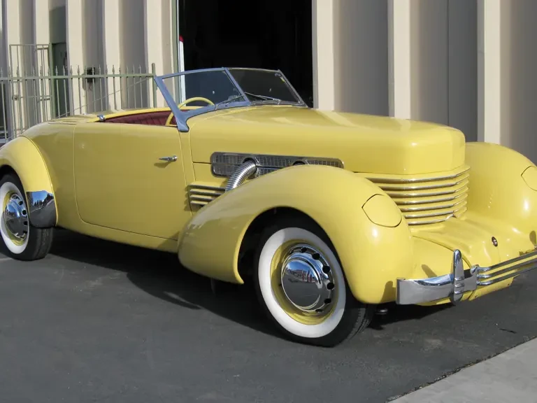 1937 Cord 810 & 812 - Image 2 of 2