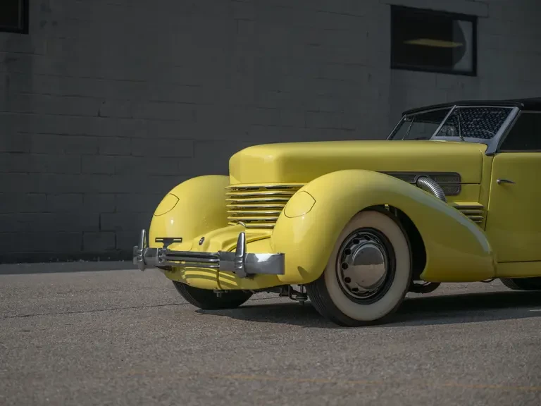 1937 Cord 810 & 812 - Image 12 of 31