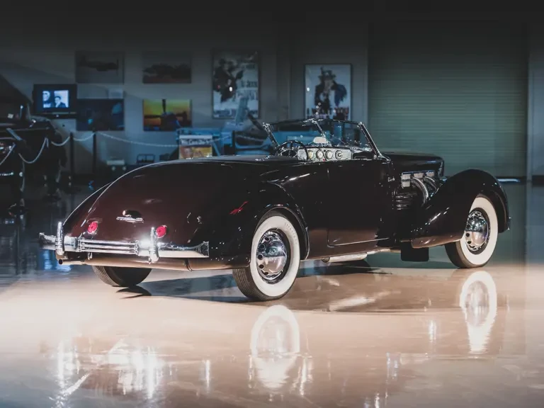1937 Cord 810 & 812 - Image 3 of 31