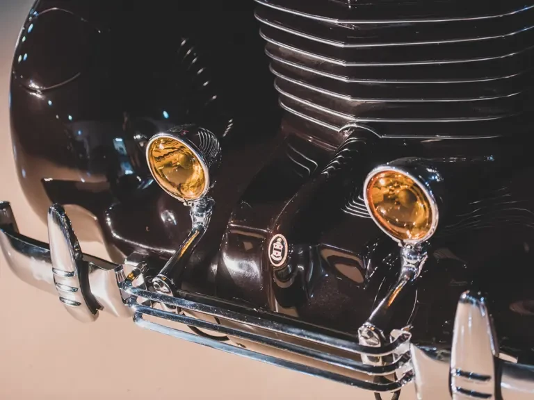 1937 Cord 810 & 812 - Image 9 of 31