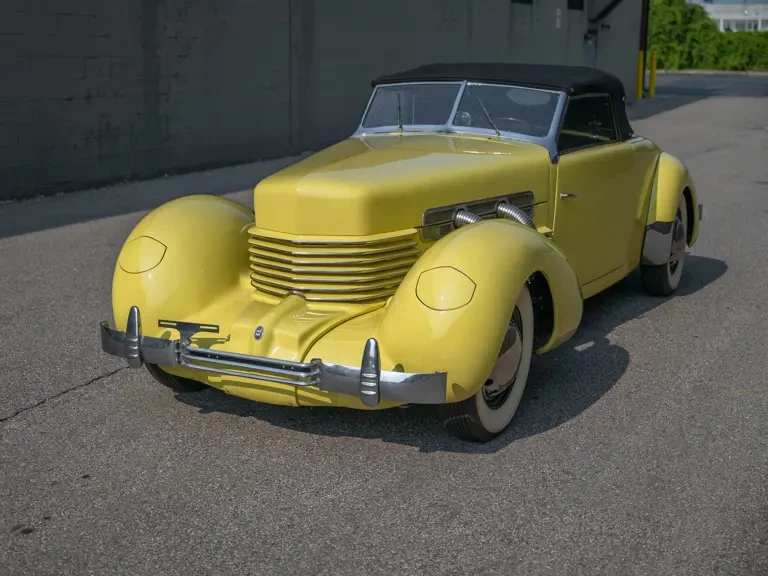 1937 Cord 810 & 812 - Image 8 of 31