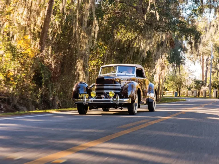 1937 Cord 810 & 812 - Image 18 of 31