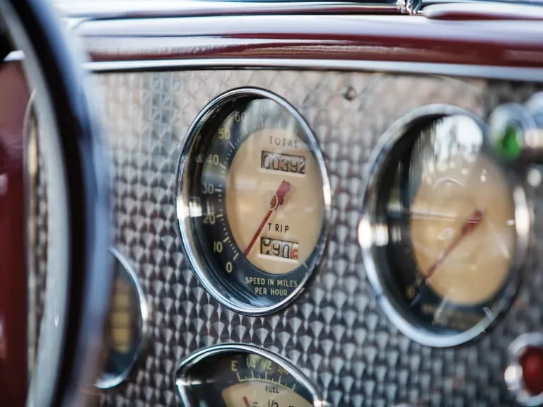 1937 Cord 810 & 812 - Image 14 of 31