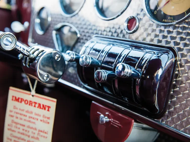 1937 Cord 810 & 812 - Image 28 of 31
