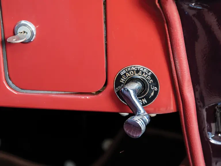 1937 Cord 810 & 812 - Image 29 of 31