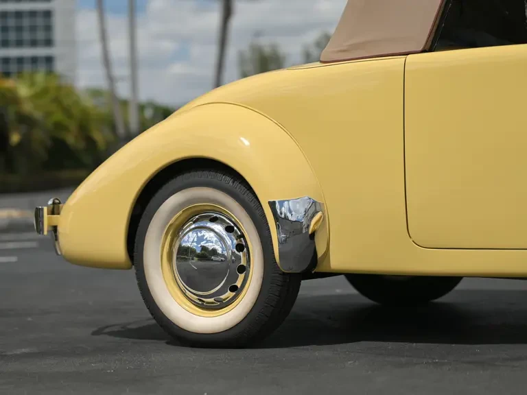 1937 Cord 810 & 812 - Image 16 of 31