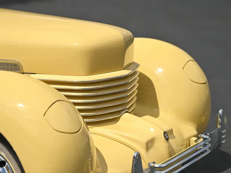 1937 Cord 810 & 812 - Image 19 of 31