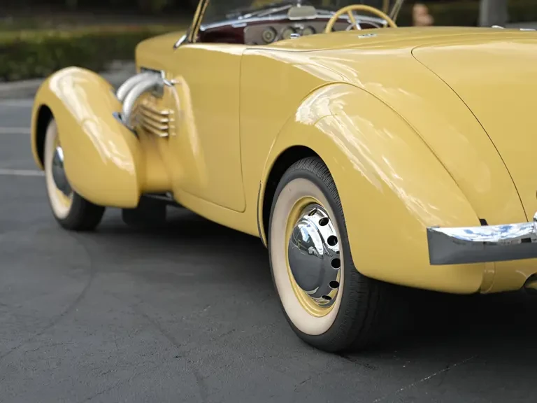 1937 Cord 810 & 812 - Image 29 of 31