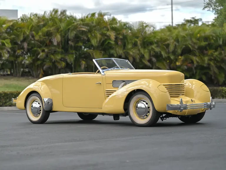 1937 Cord 810 & 812 - Image 2 of 31