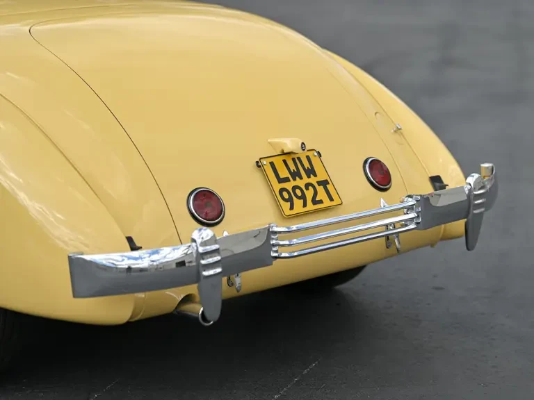 1937 Cord 810 & 812 - Image 28 of 31