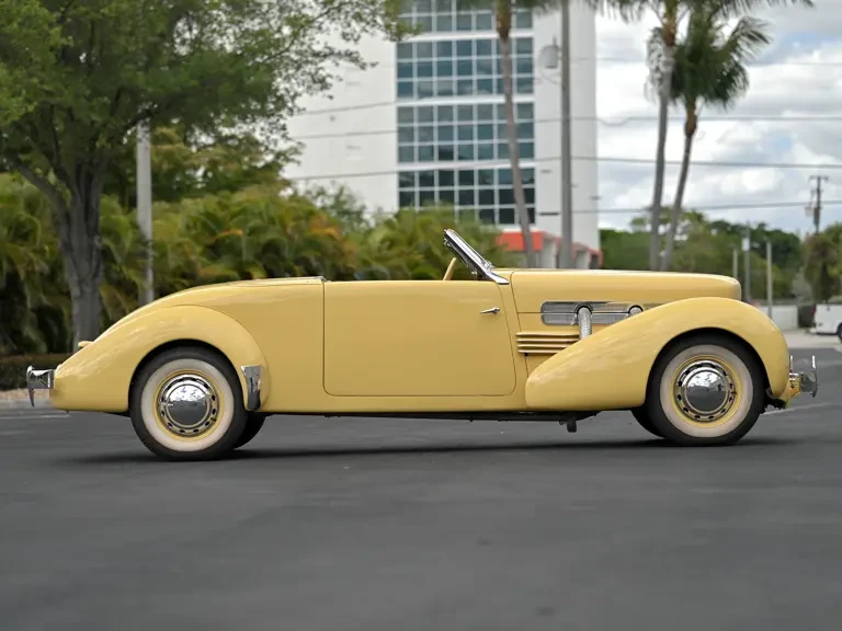 1937 Cord 810 & 812 - Image 6 of 31