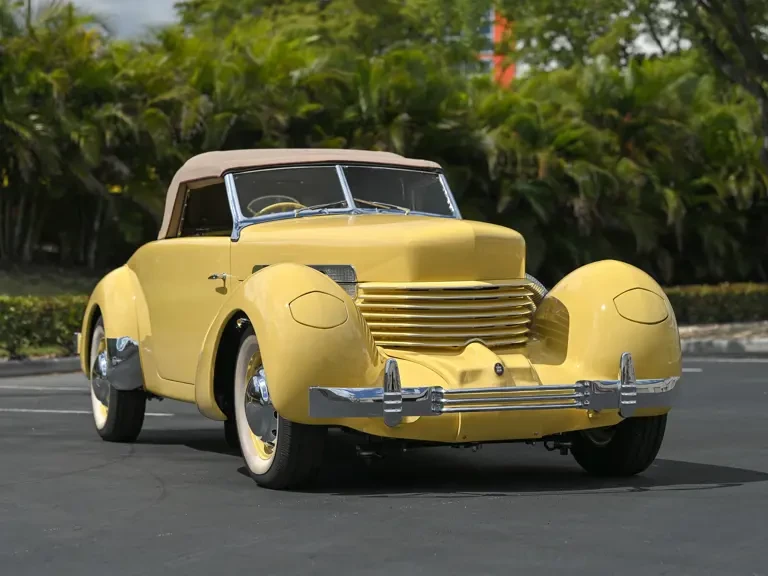 1937 Cord 810 & 812 - Image 11 of 31
