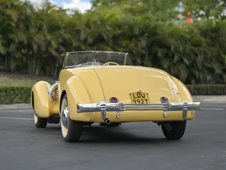 1937 Cord 810 & 812 - Image 12 of 31