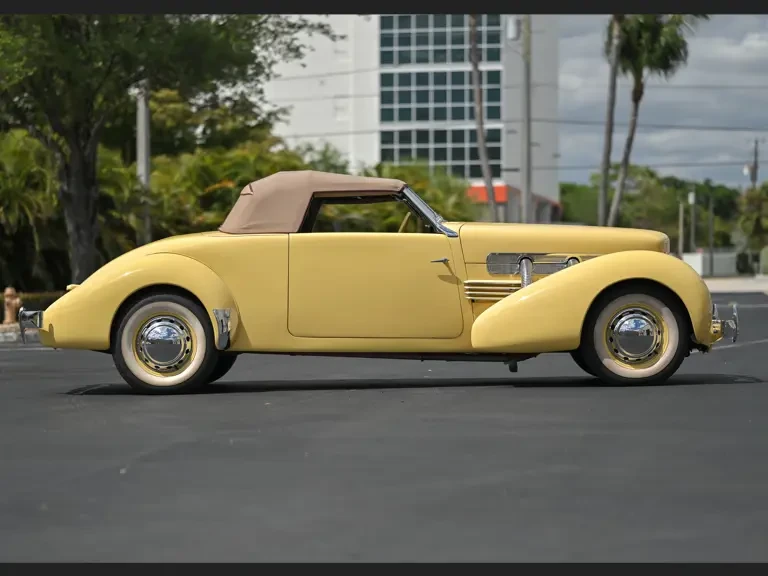 1937 Cord 810 & 812 - Image 7 of 31