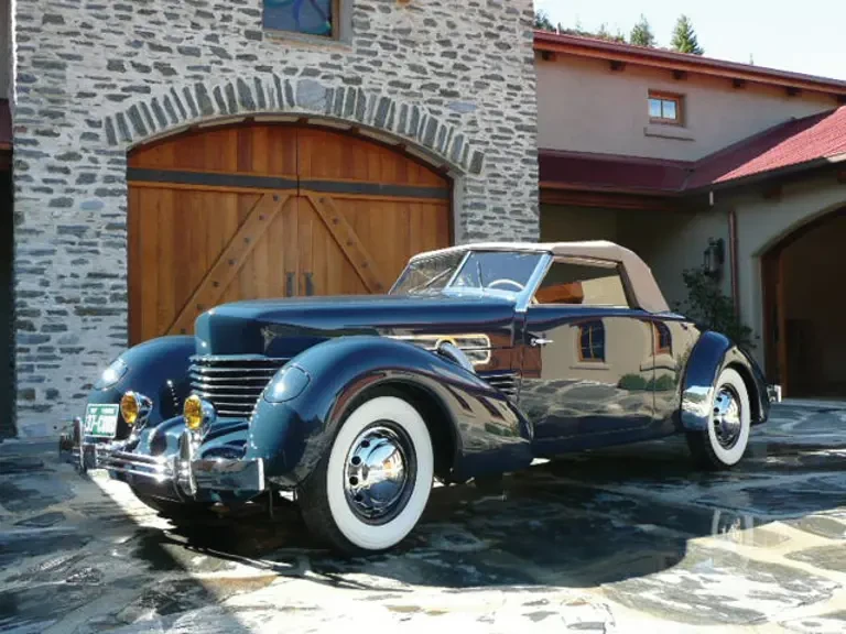 1937 Cord 810 & 812 - Image 2 of 2
