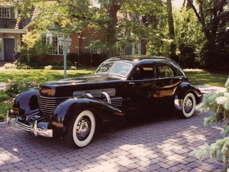 1937 Cord 810 & 812 - Image 2 of 2