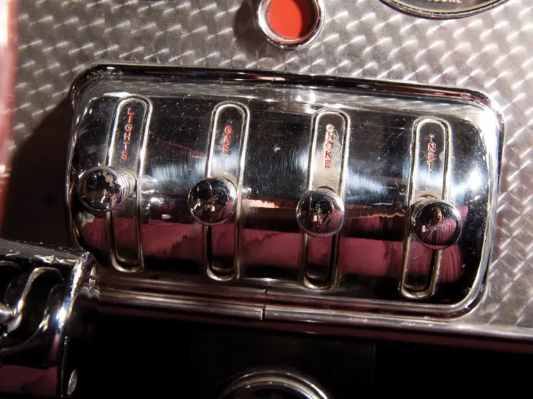 1937 Cord 810 & 812 - Image 16 of 19