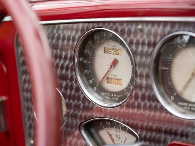 1937 Cord 810 & 812 - Image 24 of 31