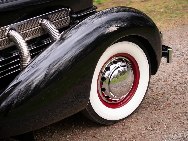 1937 Cord 810 & 812 - Image 13 of 31