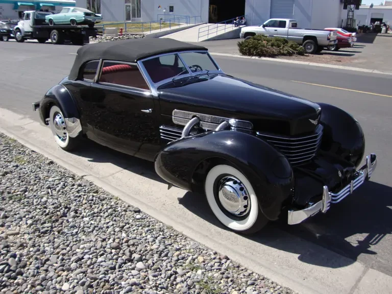 1937 Cord 810 & 812 - Image 3 of 10