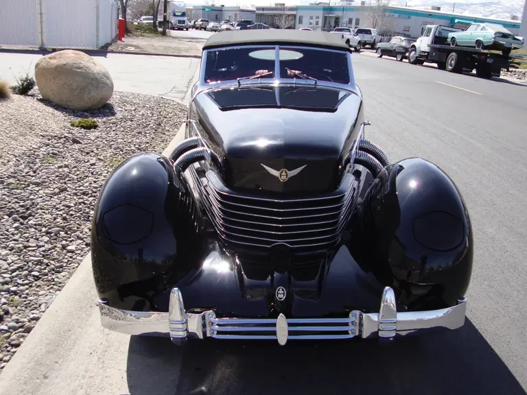 1937 Cord 810 & 812 - Image 6 of 10