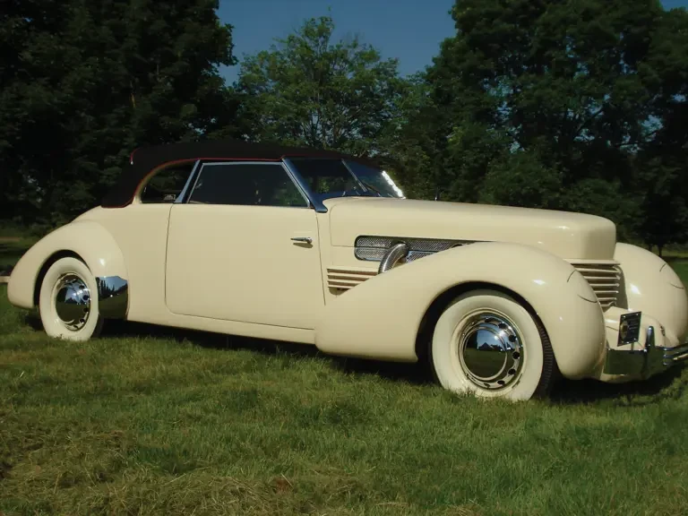 1937 Cord 810 & 812 - Image 2 of 2