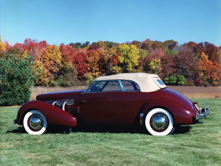 1937 Cord 810 & 812 - Image 2 of 2