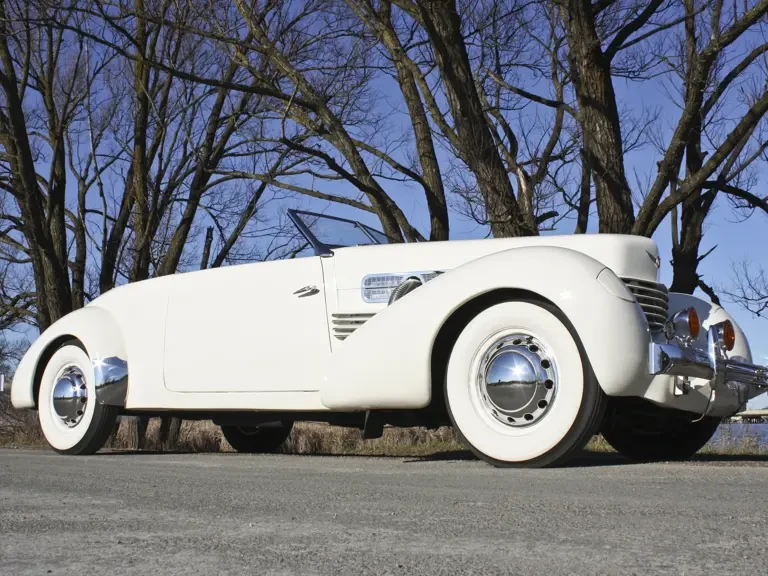 1937 Cord 810 & 812 - Image 6 of 9