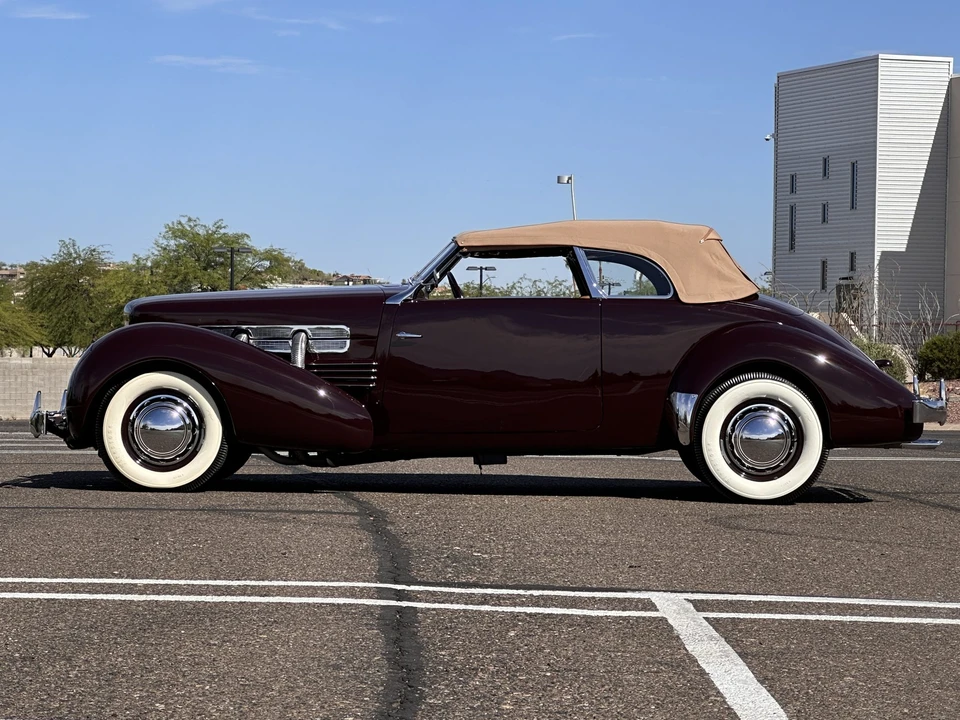 1937 Cord 810 & 812 - Image 10 of 31
