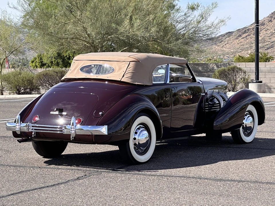 1937 Cord 810 & 812 - Image 6 of 31