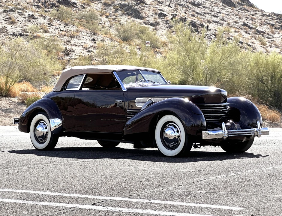 1937 Cord 810 & 812 - Image 4 of 31