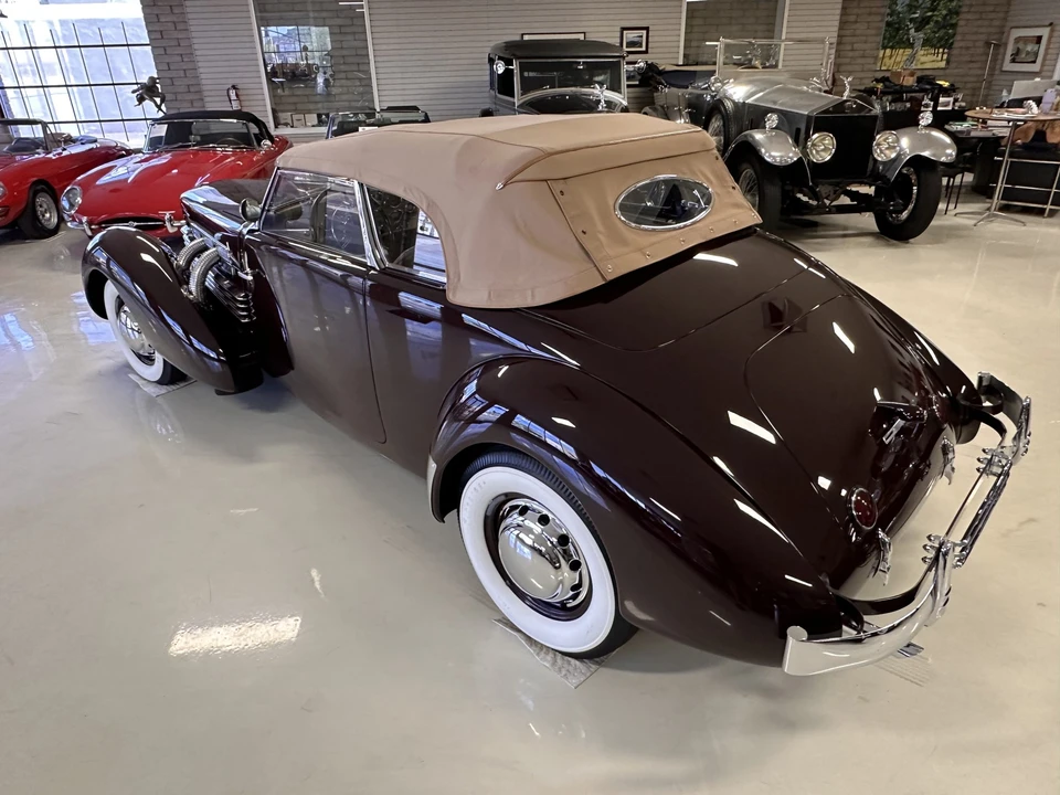 1937 Cord 810 & 812 - Image 25 of 31