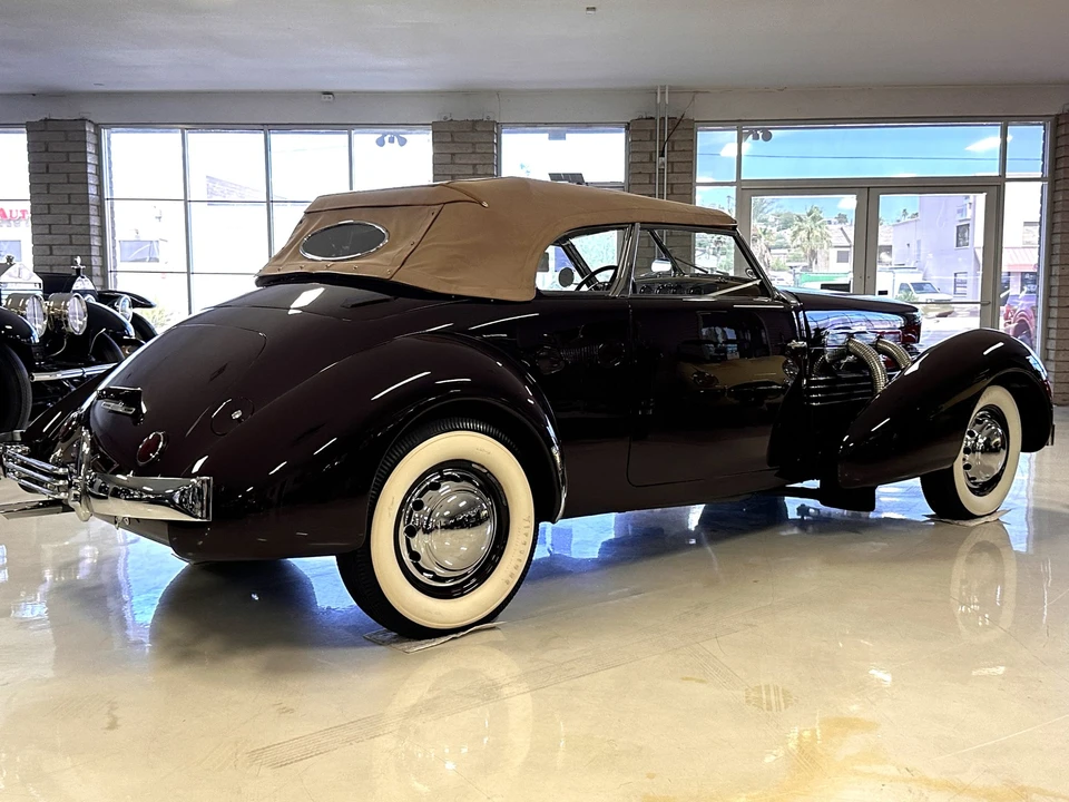 1937 Cord 810 & 812 - Image 20 of 31