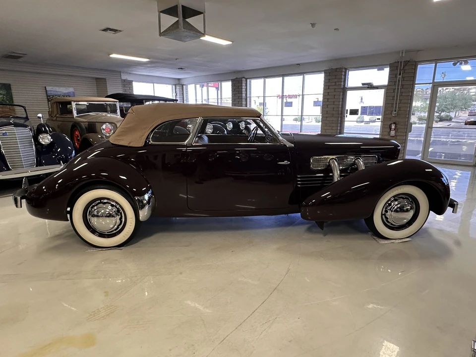 1937 Cord 810 & 812 - Image 19 of 31