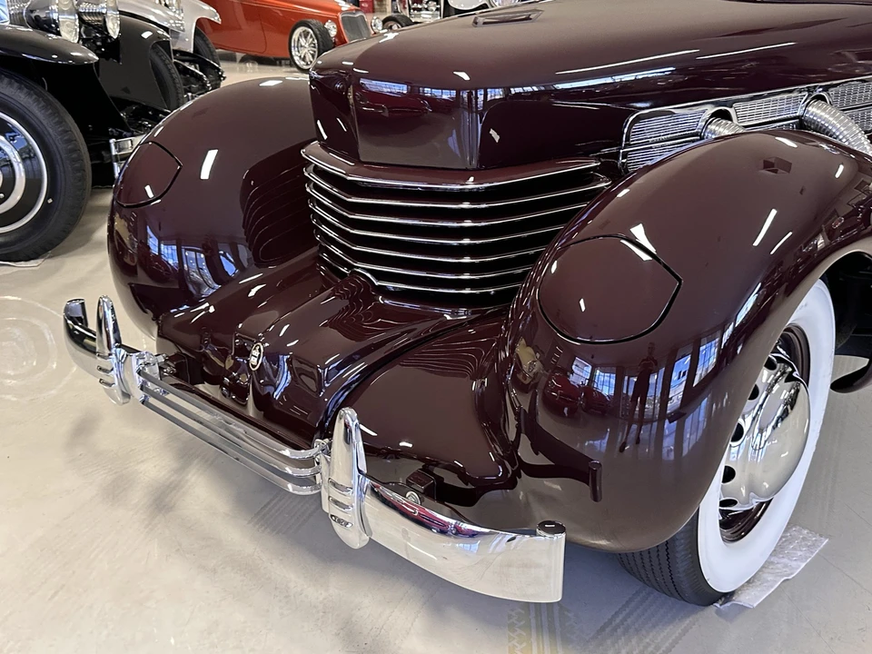1937 Cord 810 & 812 - Image 31 of 31