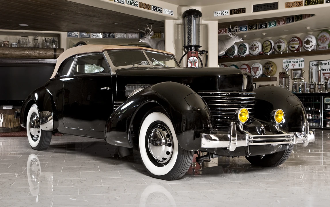 1937 Cord 810 & 812 - Image 1 of 1
