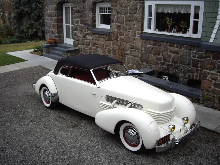 1937 Cord 810 & 812 - Image 2 of 2