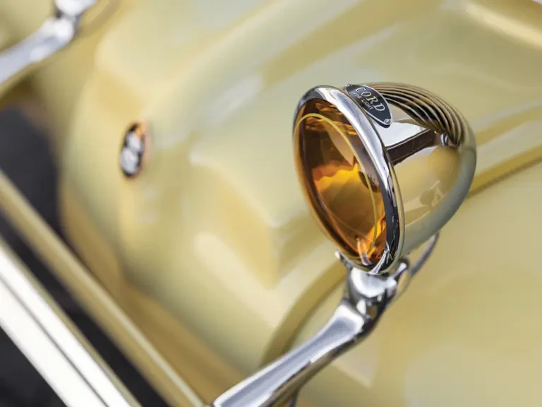 1937 Cord 810 & 812 - Image 22 of 31