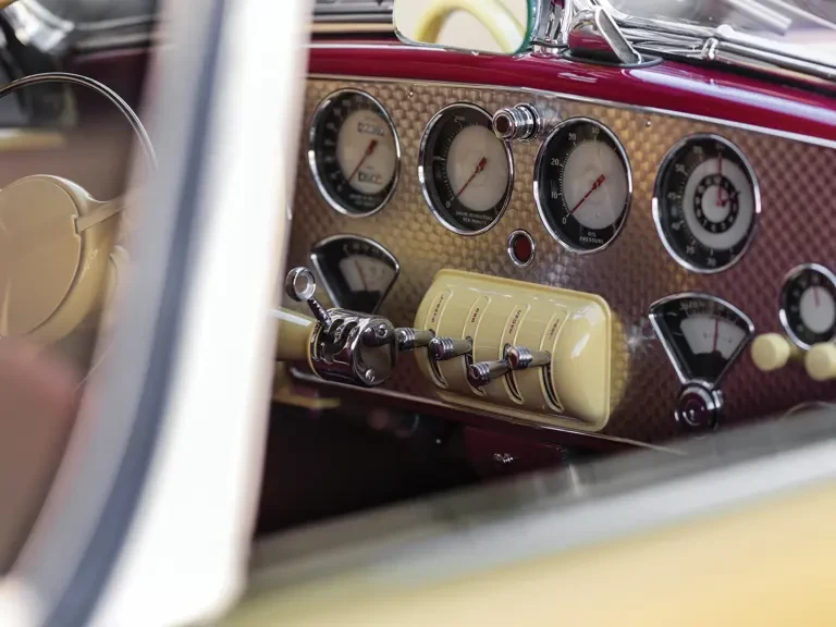 1937 Cord 810 & 812 - Image 14 of 31