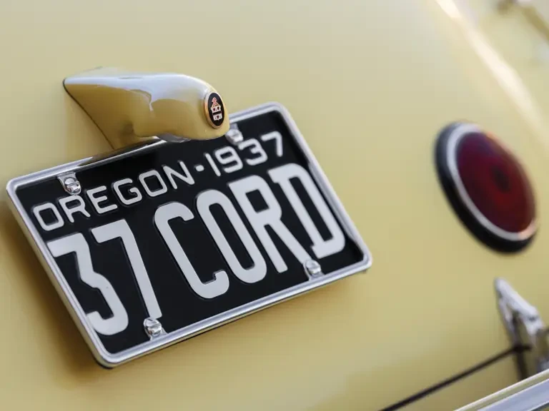 1937 Cord 810 & 812 - Image 24 of 31