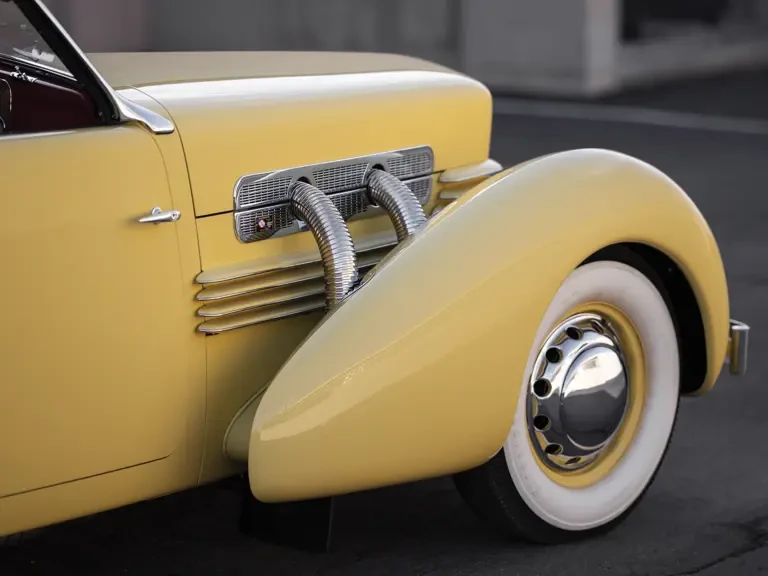 1937 Cord 810 & 812 - Image 9 of 31