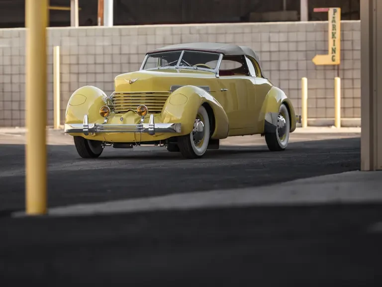 1937 Cord 810 & 812 - Image 2 of 31