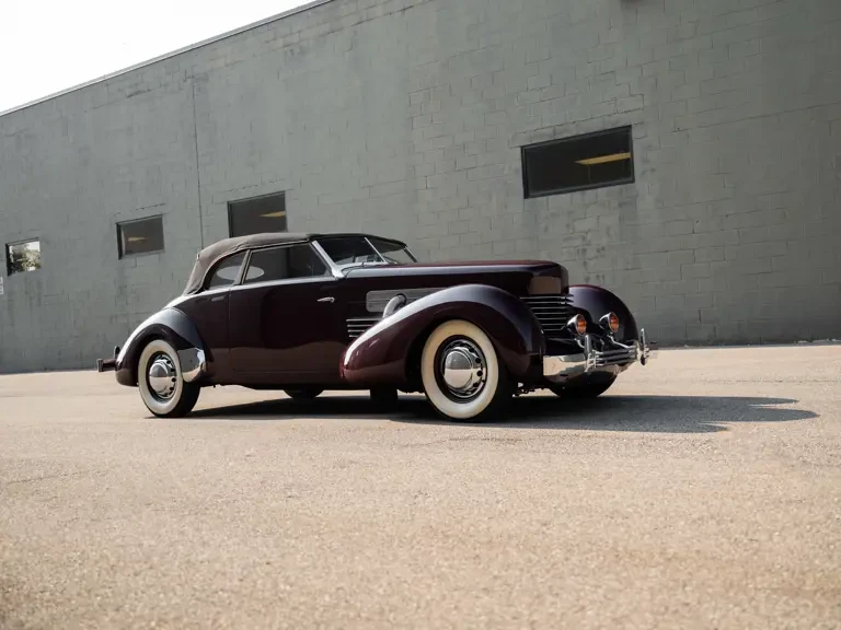 1937 Cord 810 & 812 - Image 2 of 31